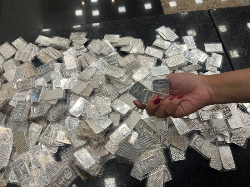 بمطار سفنكس