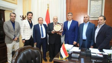 محافظ الجيزة ونقيب اطباء الجيزة