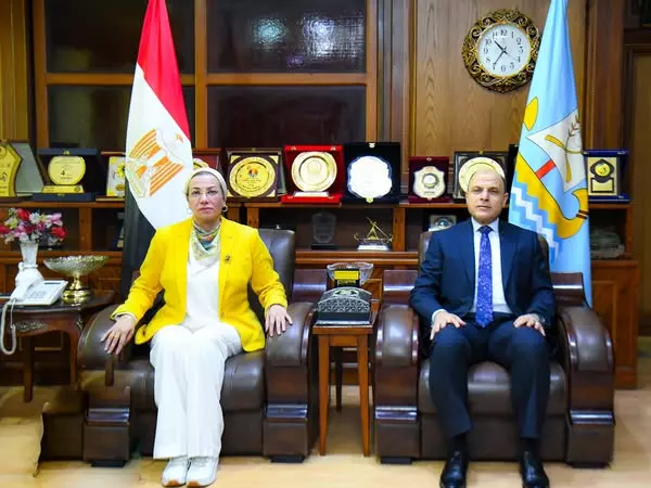 وزيرة البيئة