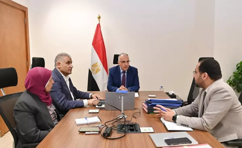  وزير الري