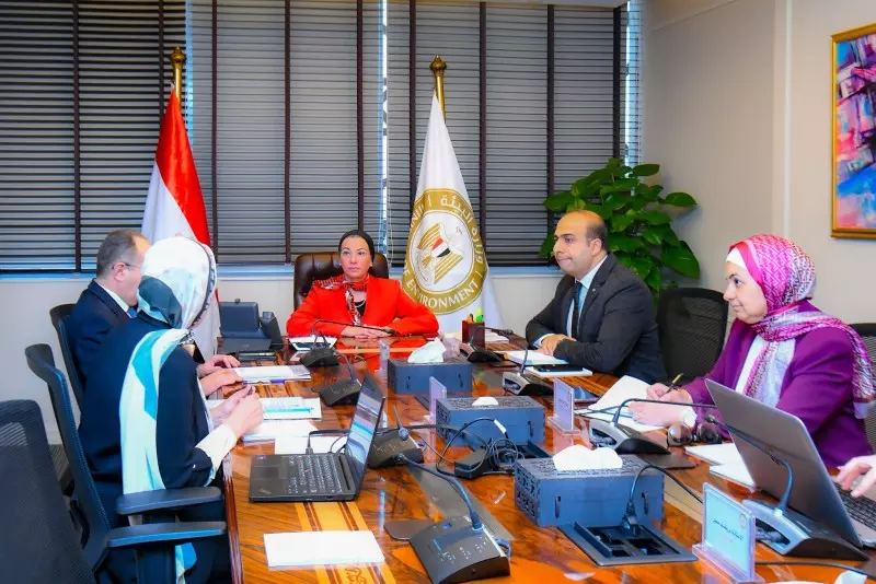  وزيرة البيئة