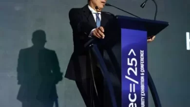 وزير الاتصالات