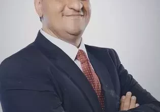 هشام إسماعيل