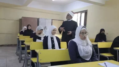 طلاب القسم الأدبي