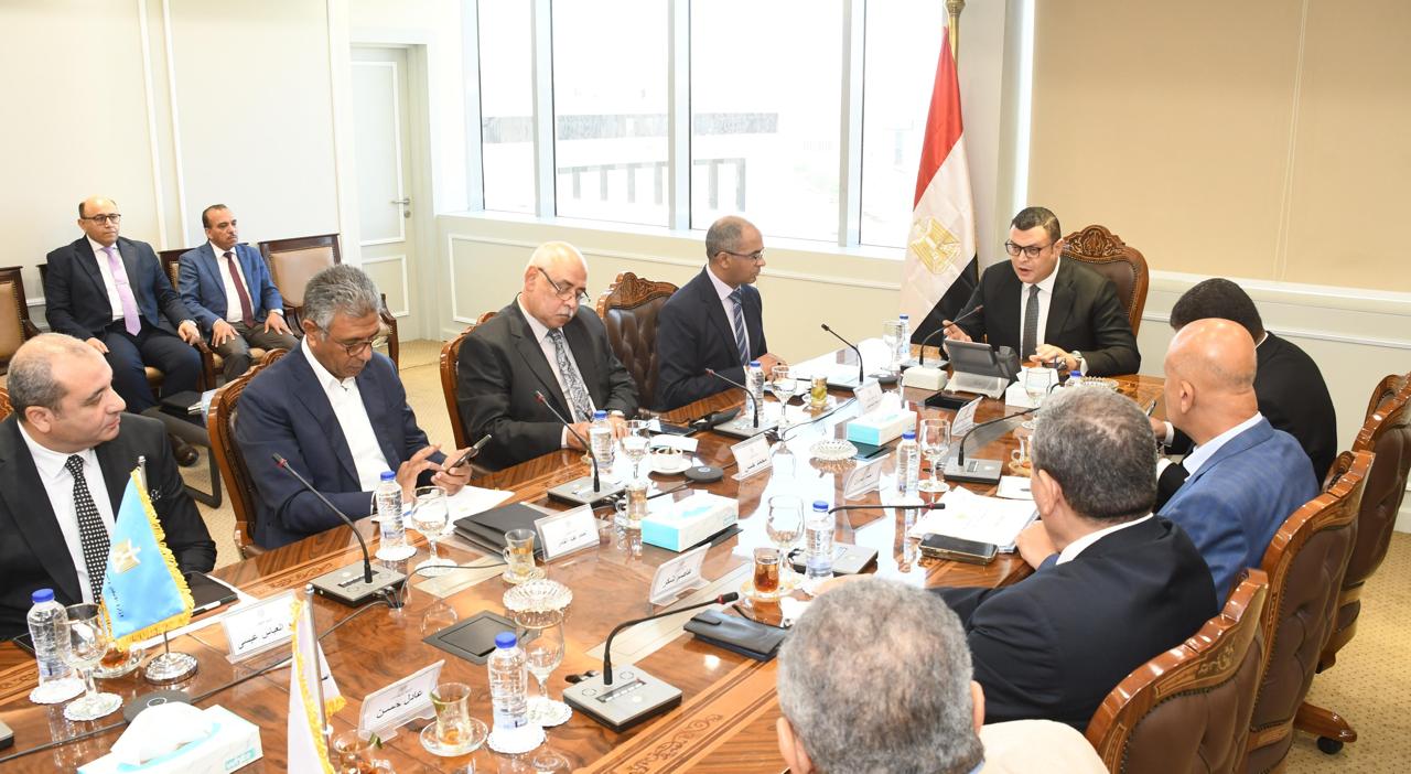 وزير الإسكان