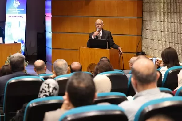 الاكاديمية العربية