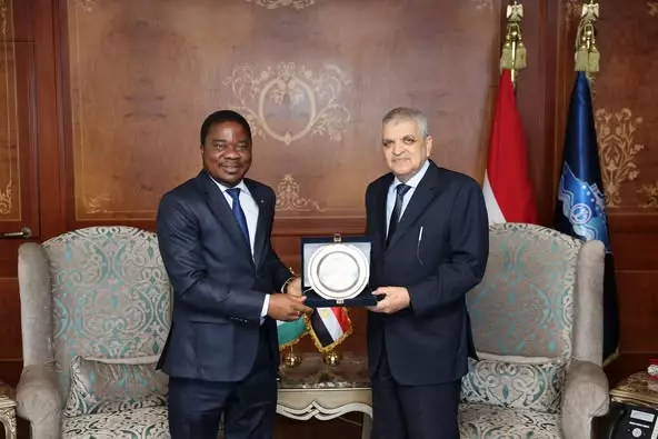قناة السويس