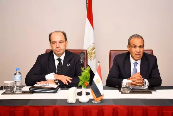 وزير الخارجية والهجرة