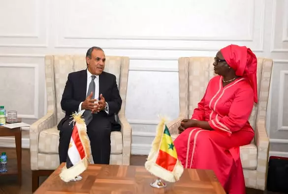 وزير الخارجية والهجرة