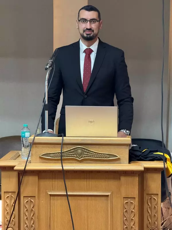 أحمد أنس