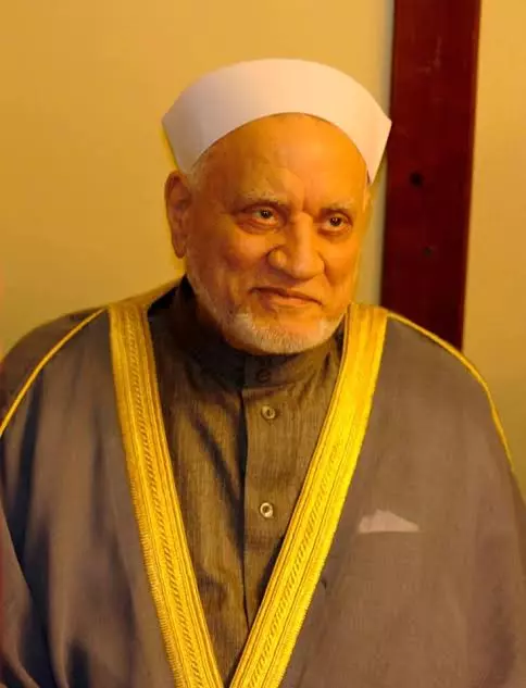  أحمد عمر هاشم 