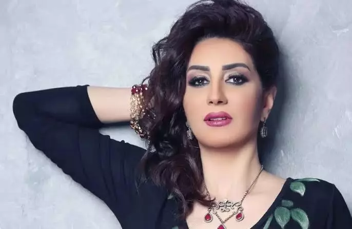 وفاء عامر