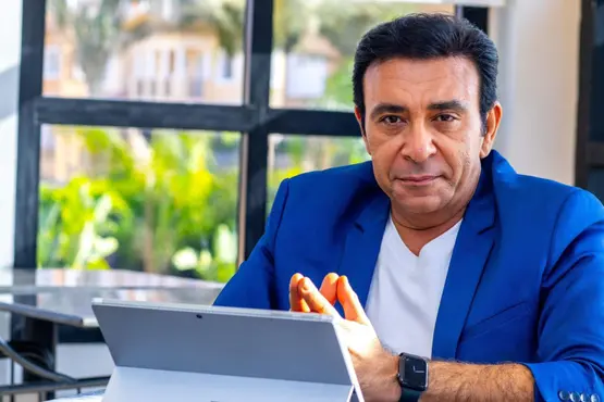 عاطف كامل