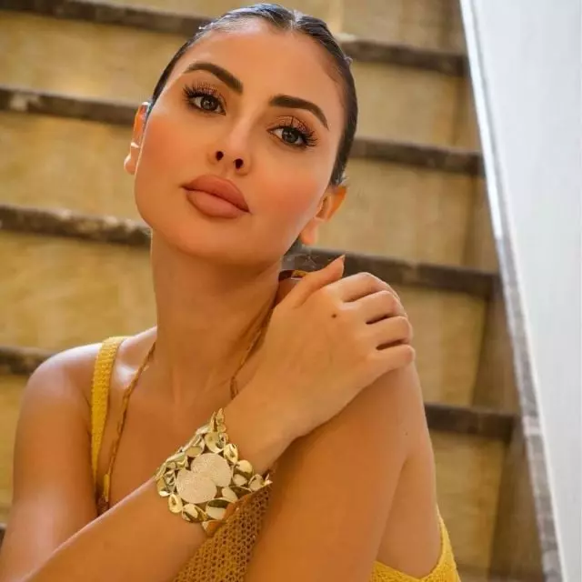 مريم حسين