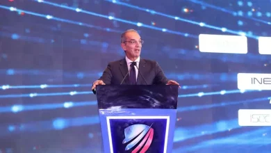 وزير الاتصالات