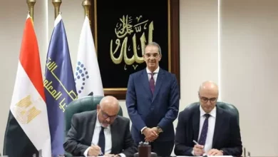  وزير الاتصالات