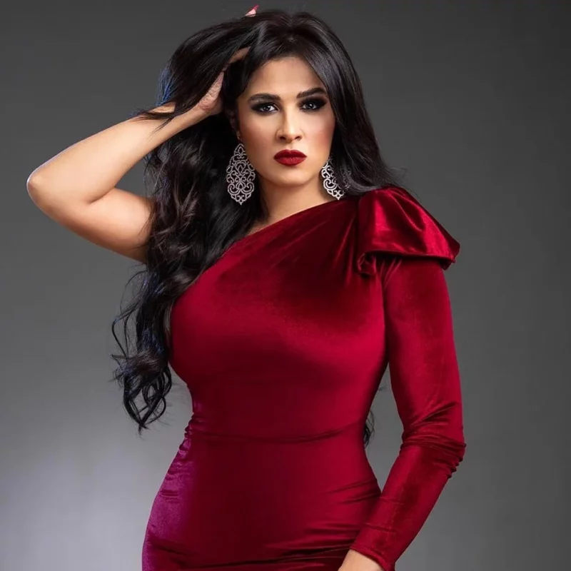 ياسمين عبد العزيز