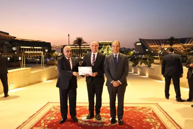 وزير الاتصالات