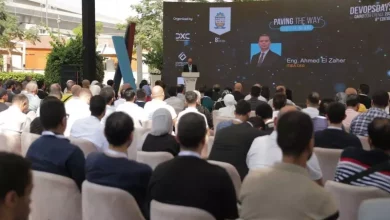  وزير الاتصالات