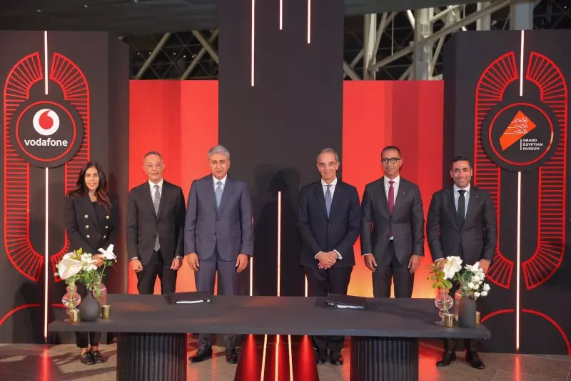 وزيرا السياحة و الاتصالات