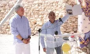 وزير السياحة