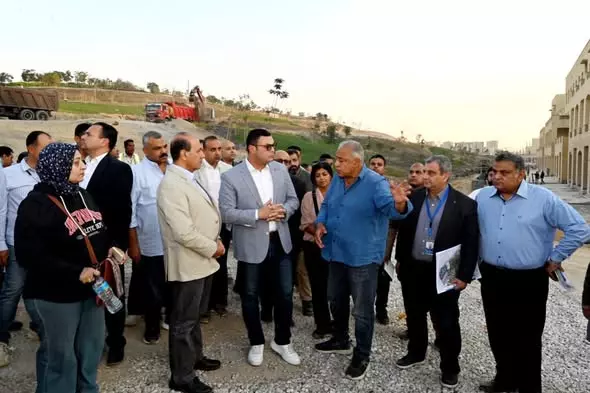 وزير الإسكان