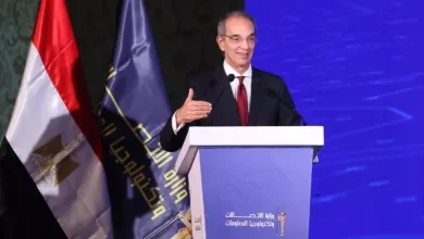 وزير الاتصالات