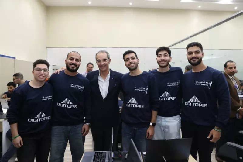 وزير الاتصالات