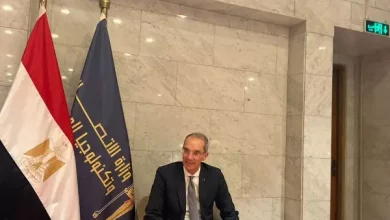 وزير الاتصالات