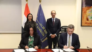 وزيرا الاتصالات