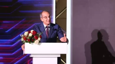 وزير الاتصالات