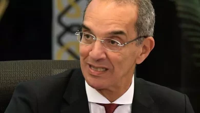 وزير الاتصالات