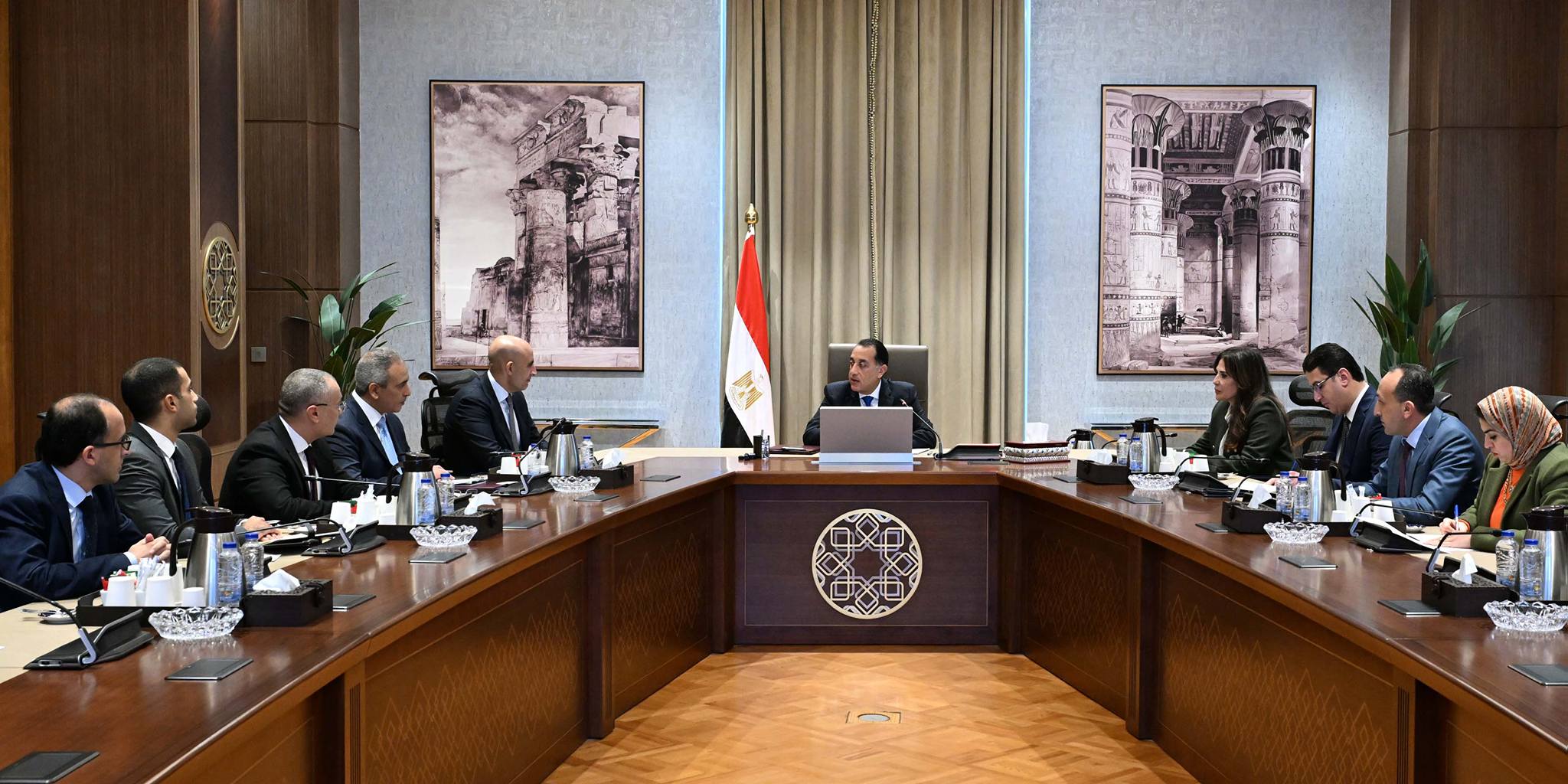 رئيس مجلس الوزراء