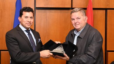 وزير الشباب والرياضة