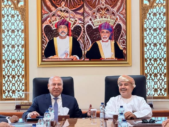  وزير الصناعة والنقل