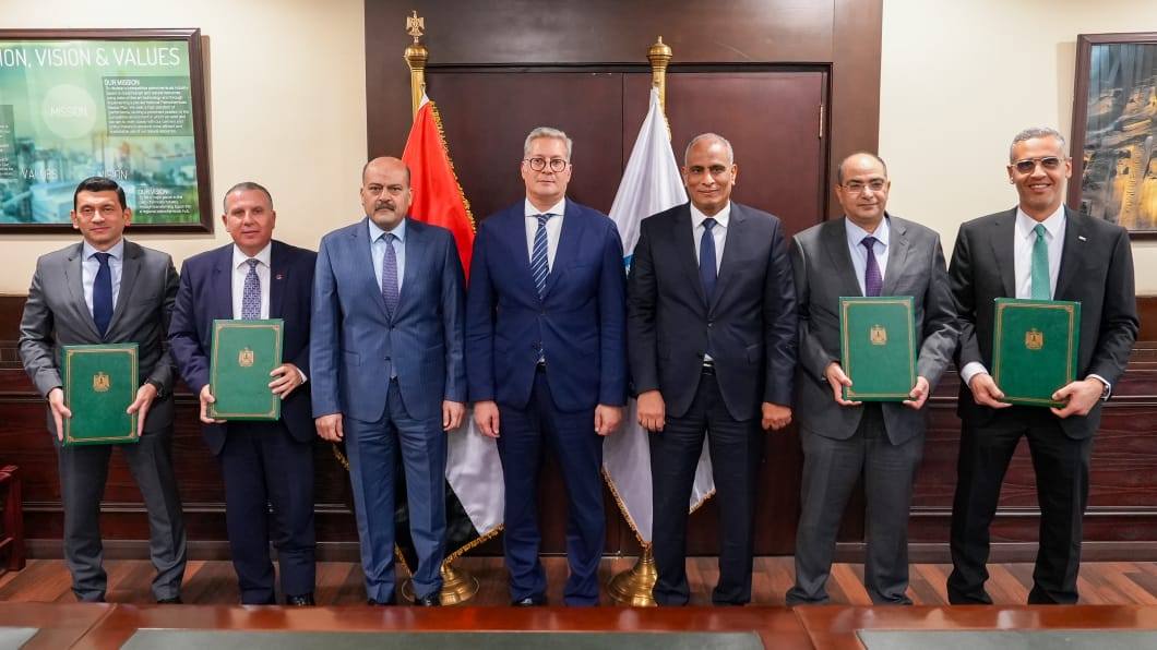 توقيع عقد تمويل