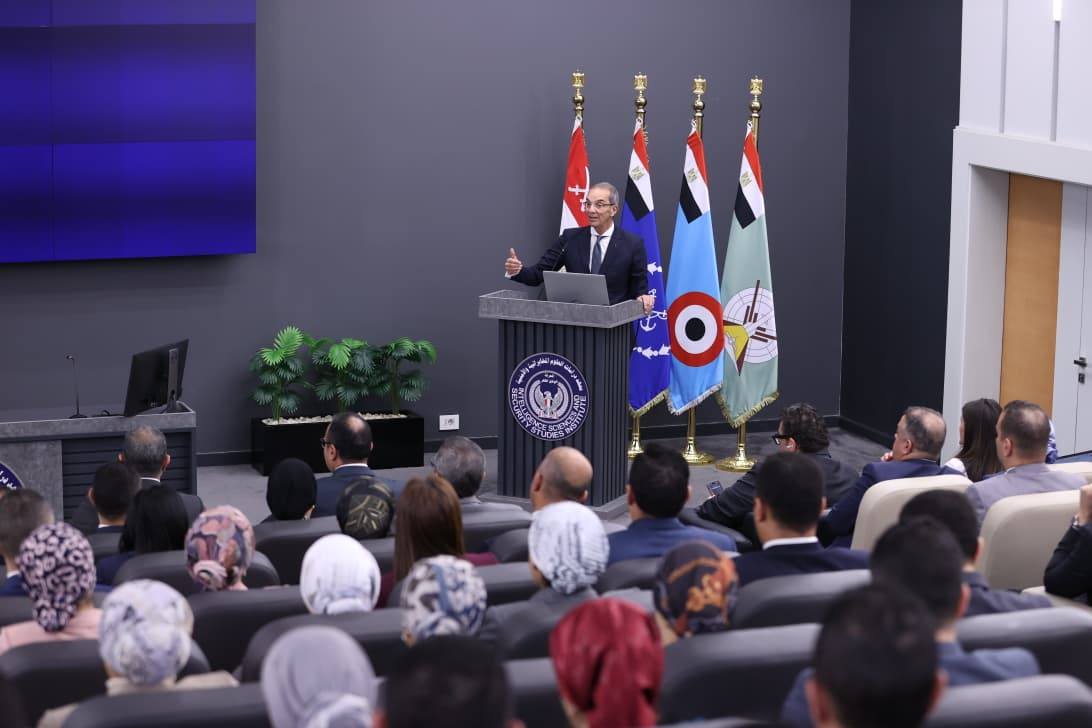 وزير الاتصالات