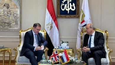 وزير الطيران المدني 