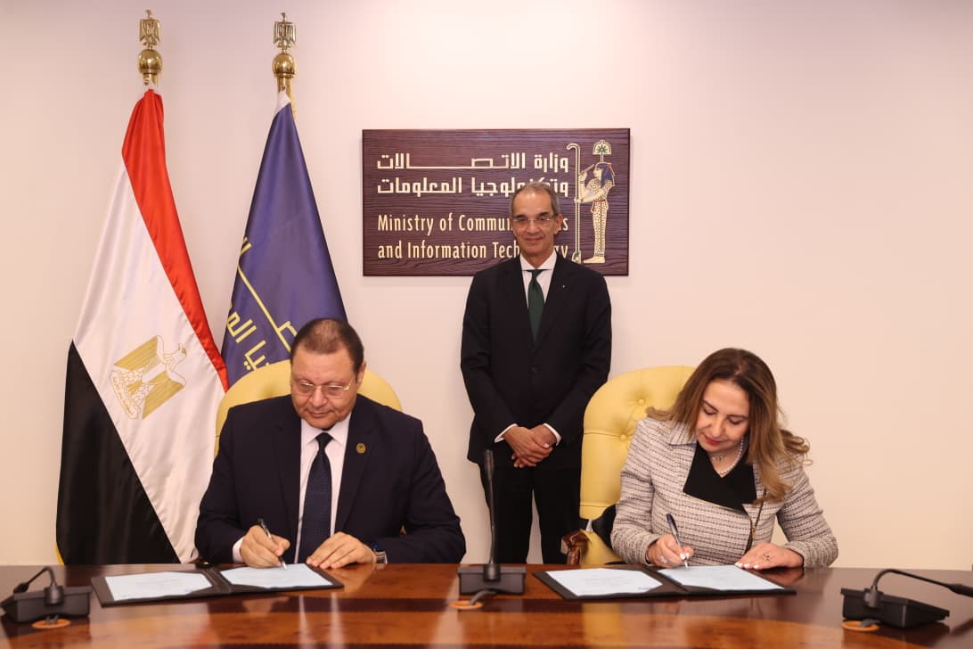 وزير الاتصالات