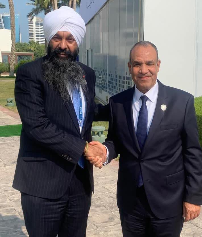 وزير الخارجية يلتقي وزير الدولة الكندي للتنمية الدولية على هامش منتدى الدوحة