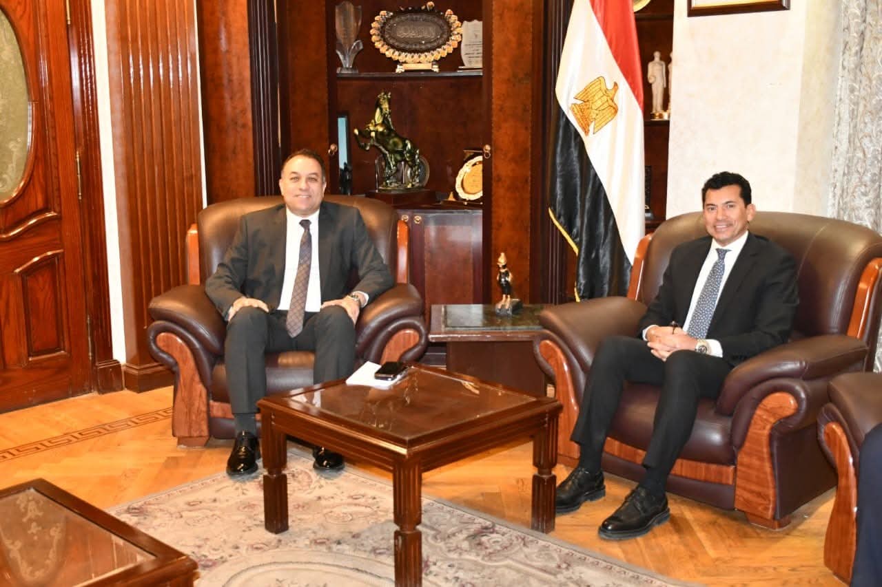 وزير الشباب والرياضة،