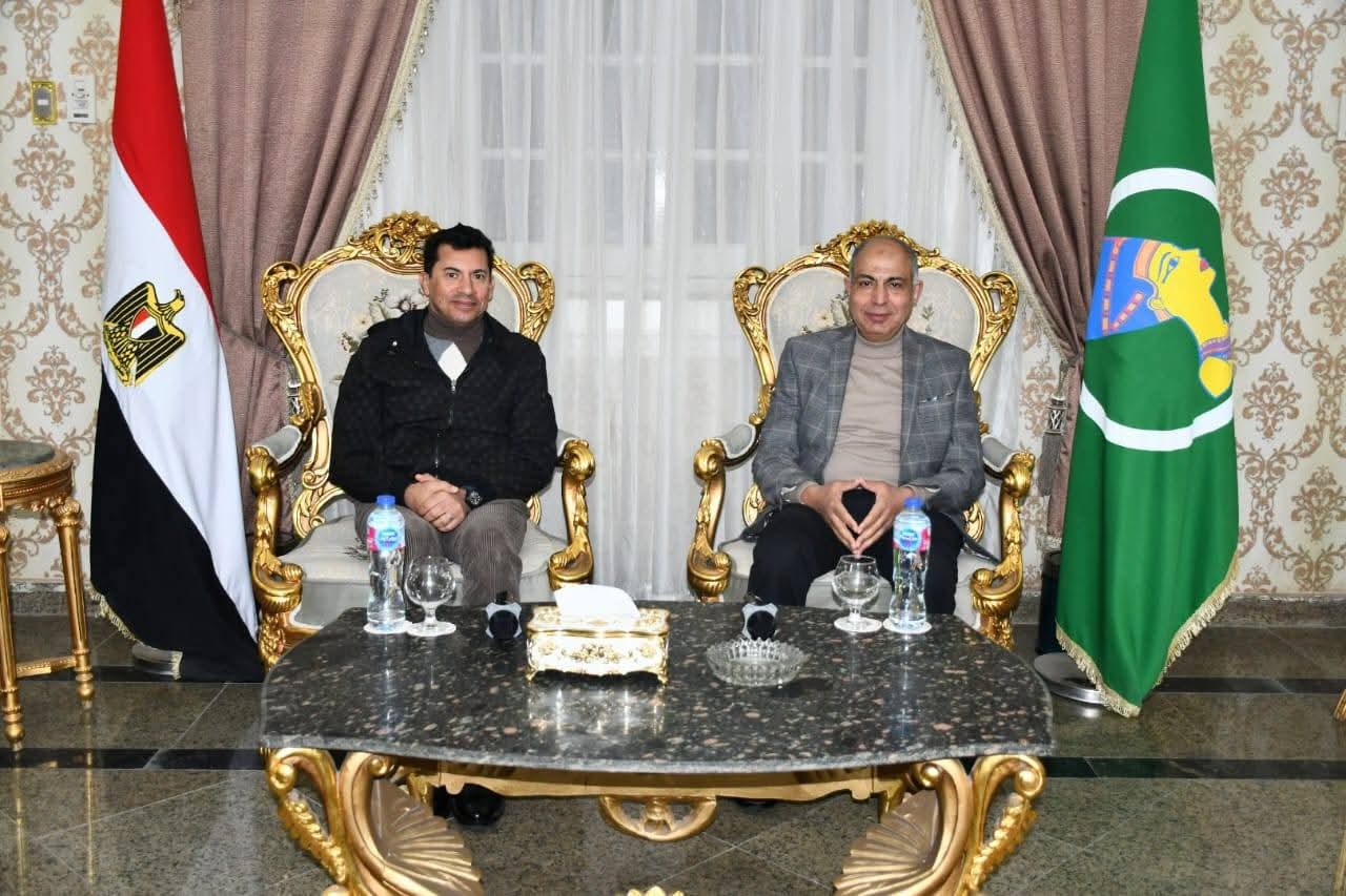 وزير الشباب والرياضة