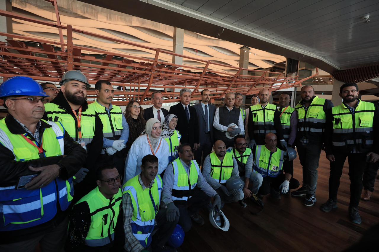 وزير السياحة