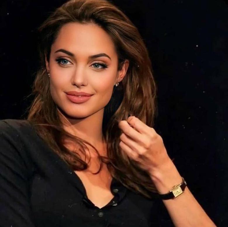 أنجلينا جولي