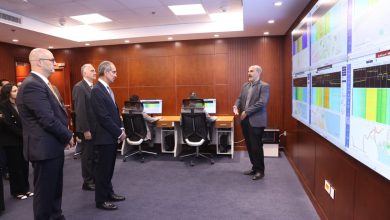 وزير الاتصالات