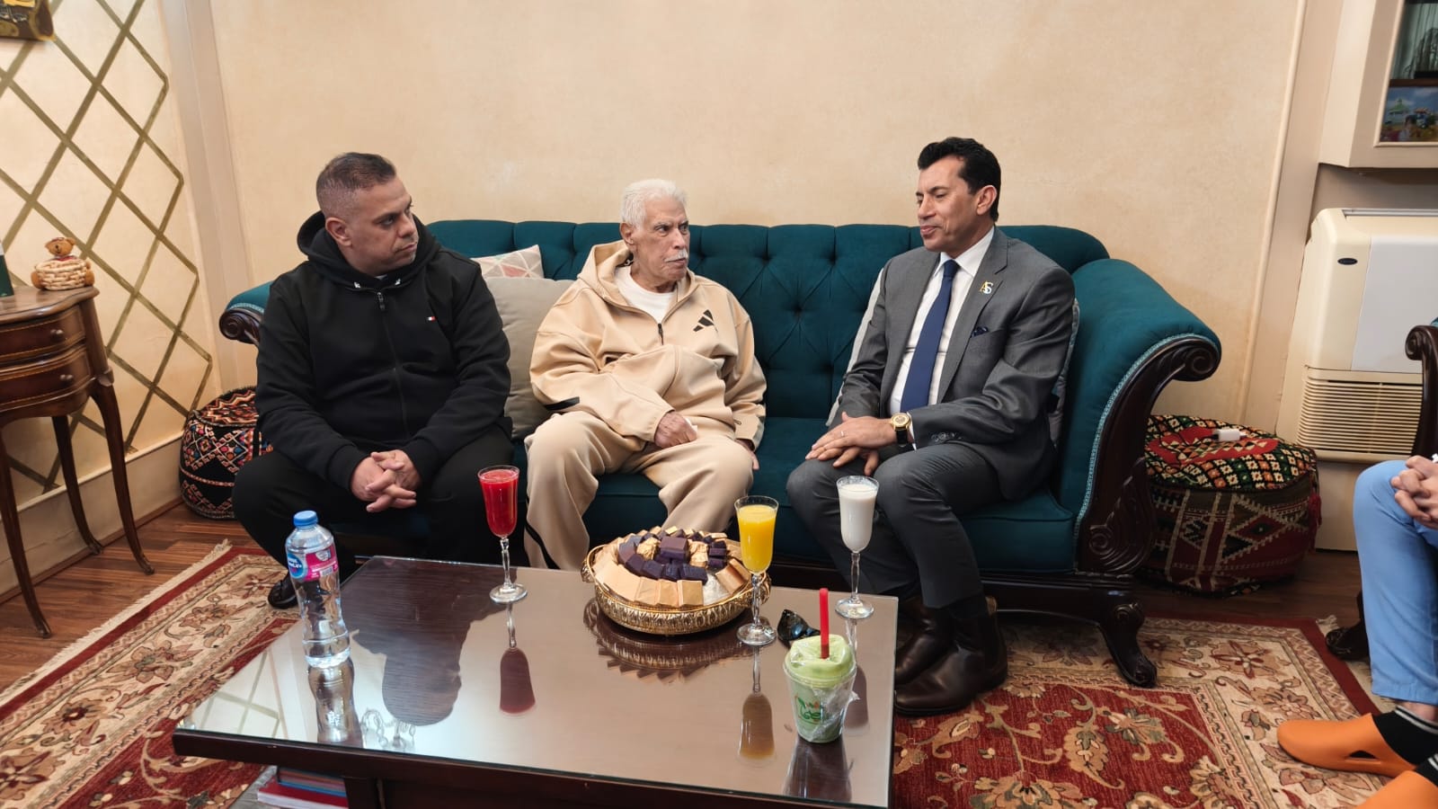 وزير الشباب والرياضة