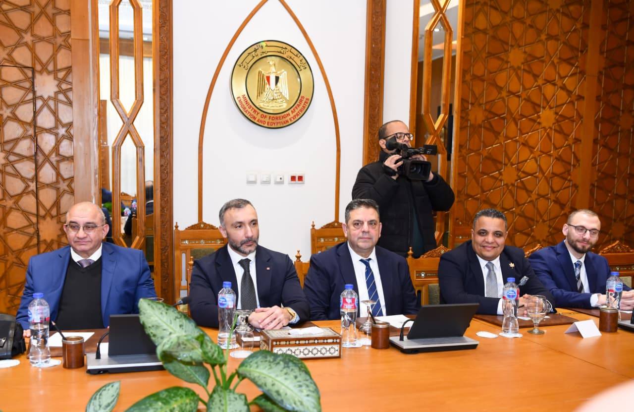 وزير الخارجية