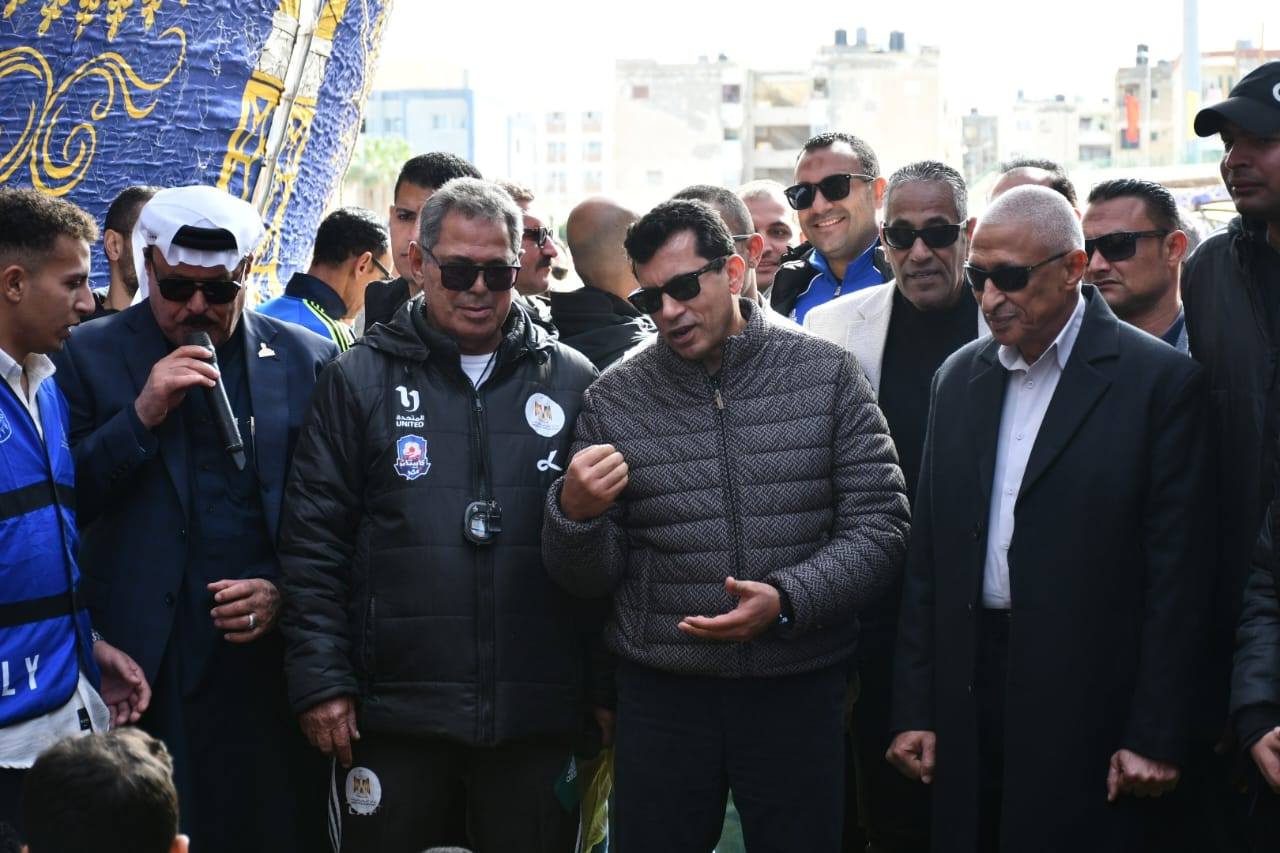 وزير الشباب والرياضة