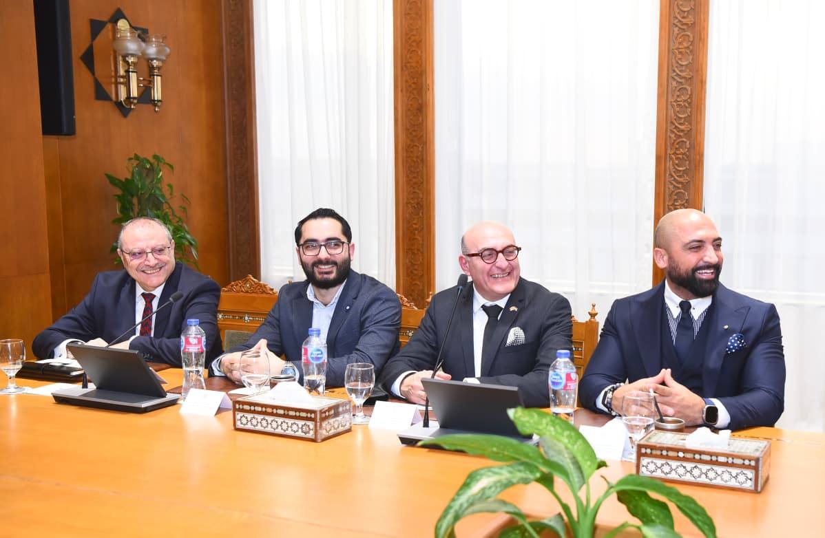 وزير الخارجية