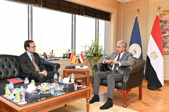 وزير السياحة